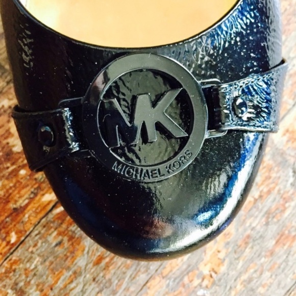 MICHAEL KORS Black Crinkle Patent Fulton . - Picture 3 of 5